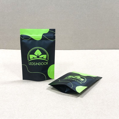 กระเป๋ากันเด็กรองรับความร้อน ปิดความปลอดภัยอีกระดับหลุมแขวนกลมตั้งอยู่บนซิปสําหรับการค้าปลีก