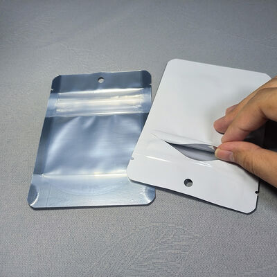 กระเป๋าสะพาย ที่ ป้องกัน เด็ก ได้ ง่าย สําหรับ ผู้ใหญ่ แต่ ยาก สําหรับ เด็ก