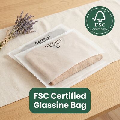 กระเป๋ากระดาษกระจกสําหรับเครื่องแต่งกาย Eco เสื้อผ้าบรรจุ ผ้า biodegradable กระเป๋าเสื้อผ้า Custom MOQ ต่ําสําหรับการรับรองรีไซเคิล